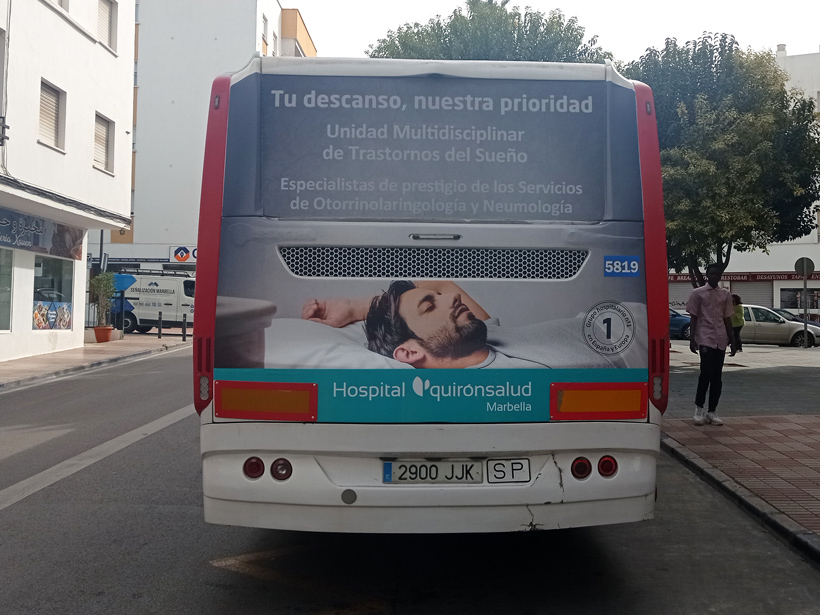 Campaña de Publicidad exterior para el Hospital Quirón en los Autobuses publicitarios urbanos de Marbella
