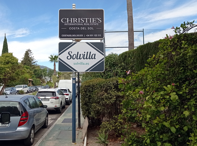 Campaña de Publicidad Exterior para Solvilla, promotora y asesora inmobiliaria de alta gama en Marbella.