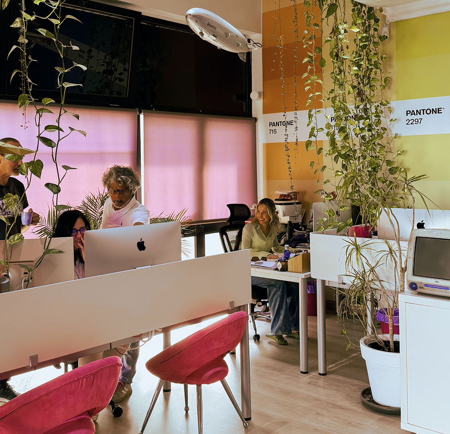 Equipo en la oficina de Imagen en Marbella